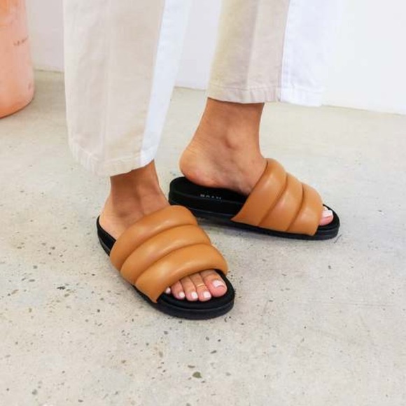 ROAM Women’s Sandals - Picture 1 of 2